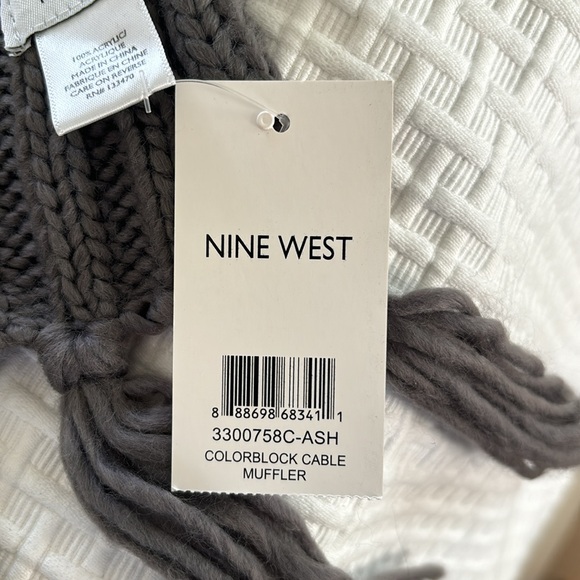 Nine West fringed scarf and fingerless glove set. - Picture 6 of 7